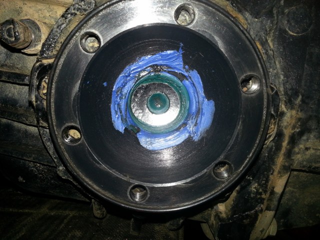 Trans flange_640x480.jpg
